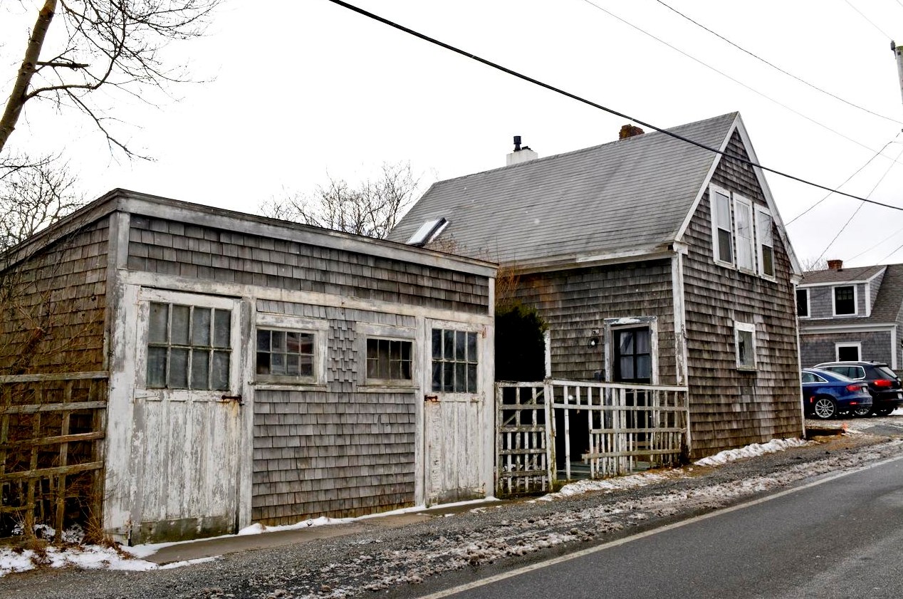 287 Bradford St, Provincetown, MA 02657 exterior