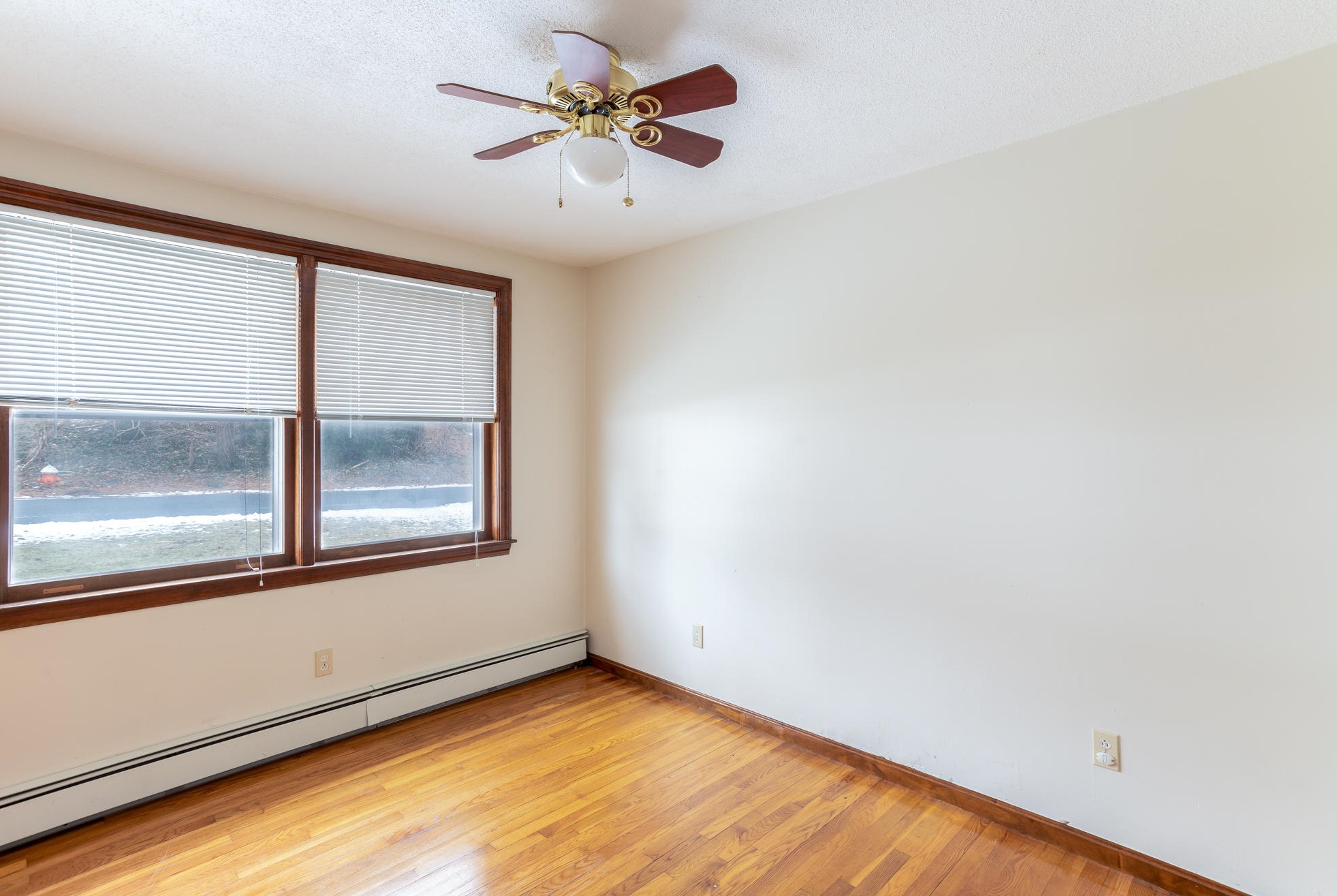 43 Cranberry Rd, Bourne MA 02532-3047 exterior