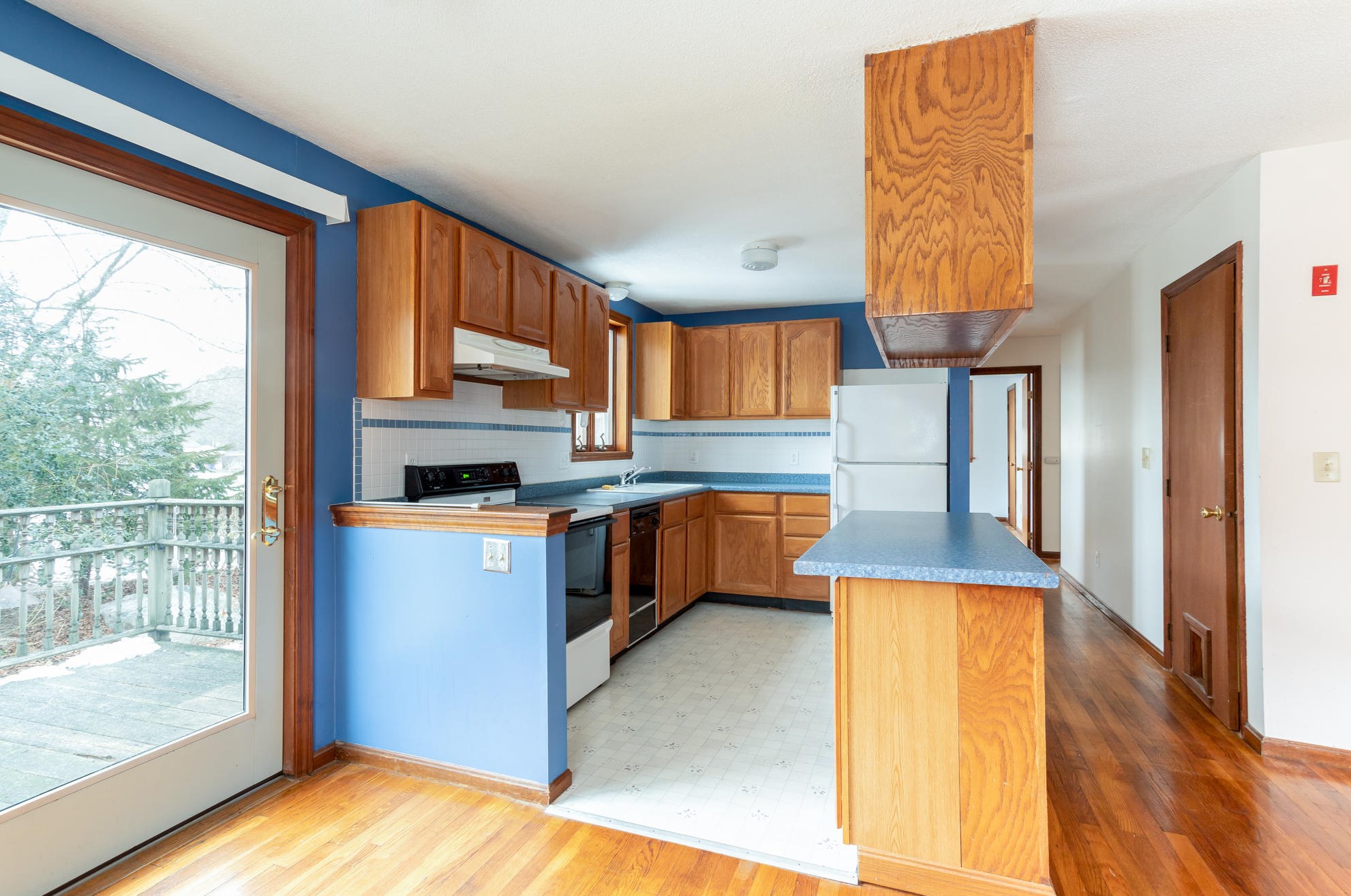 43 Cranberry Rd, Bourne MA 02532-3047 exterior