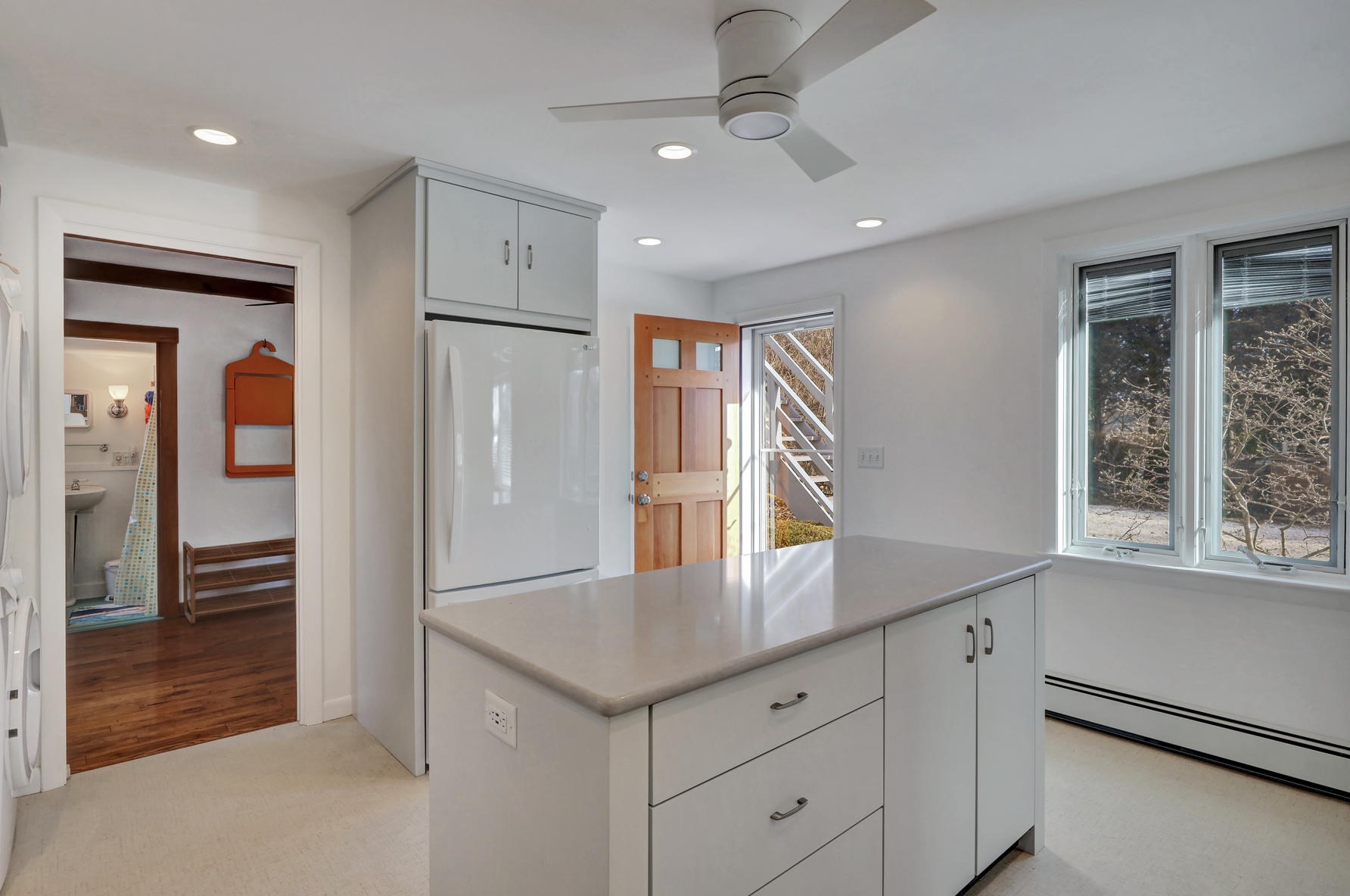 480 Commercial St, Provincetown MA 02657-1912 exterior