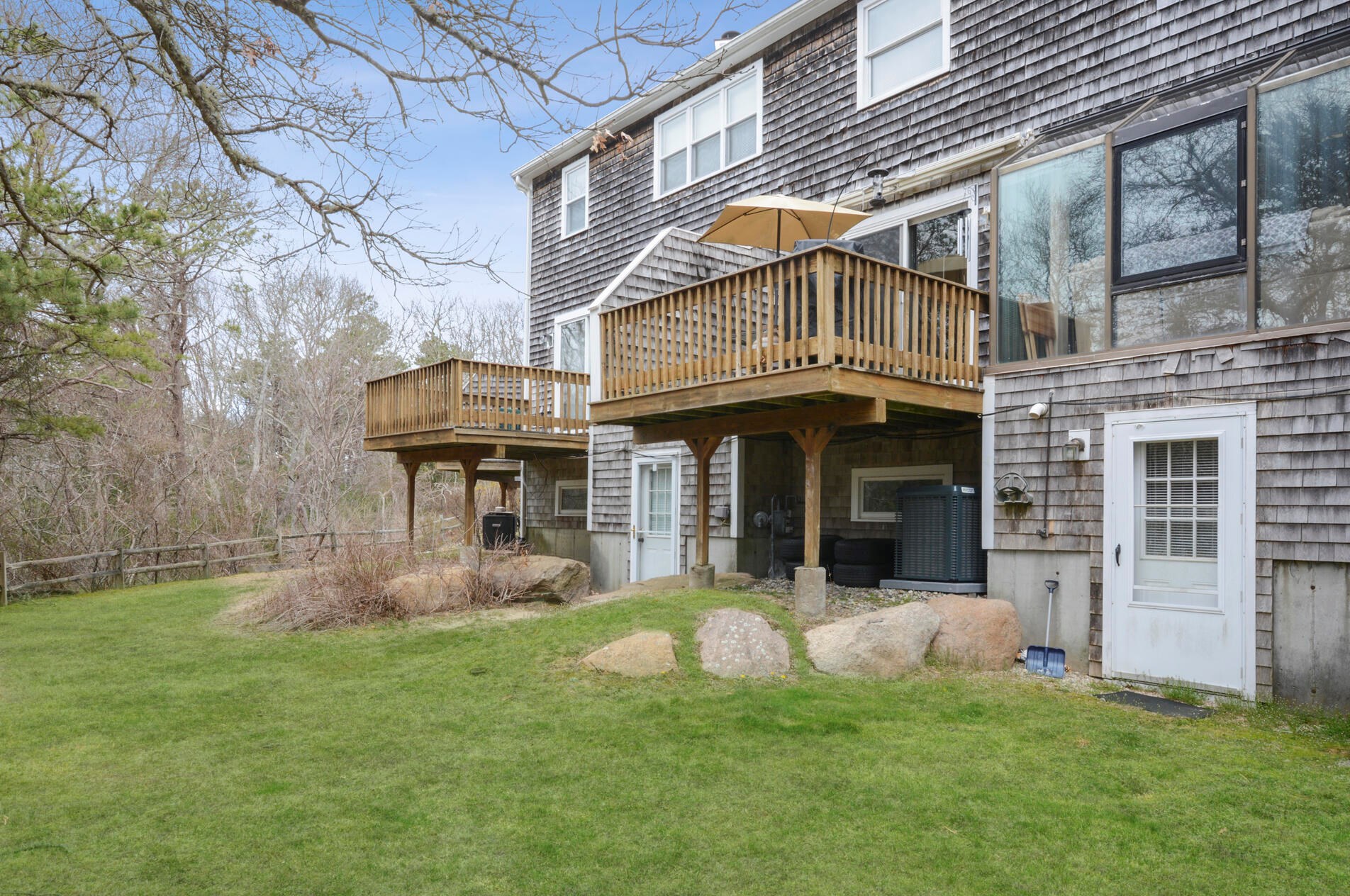 21 Hbr Hl Dr, Bourne MA 02532-3880 exterior