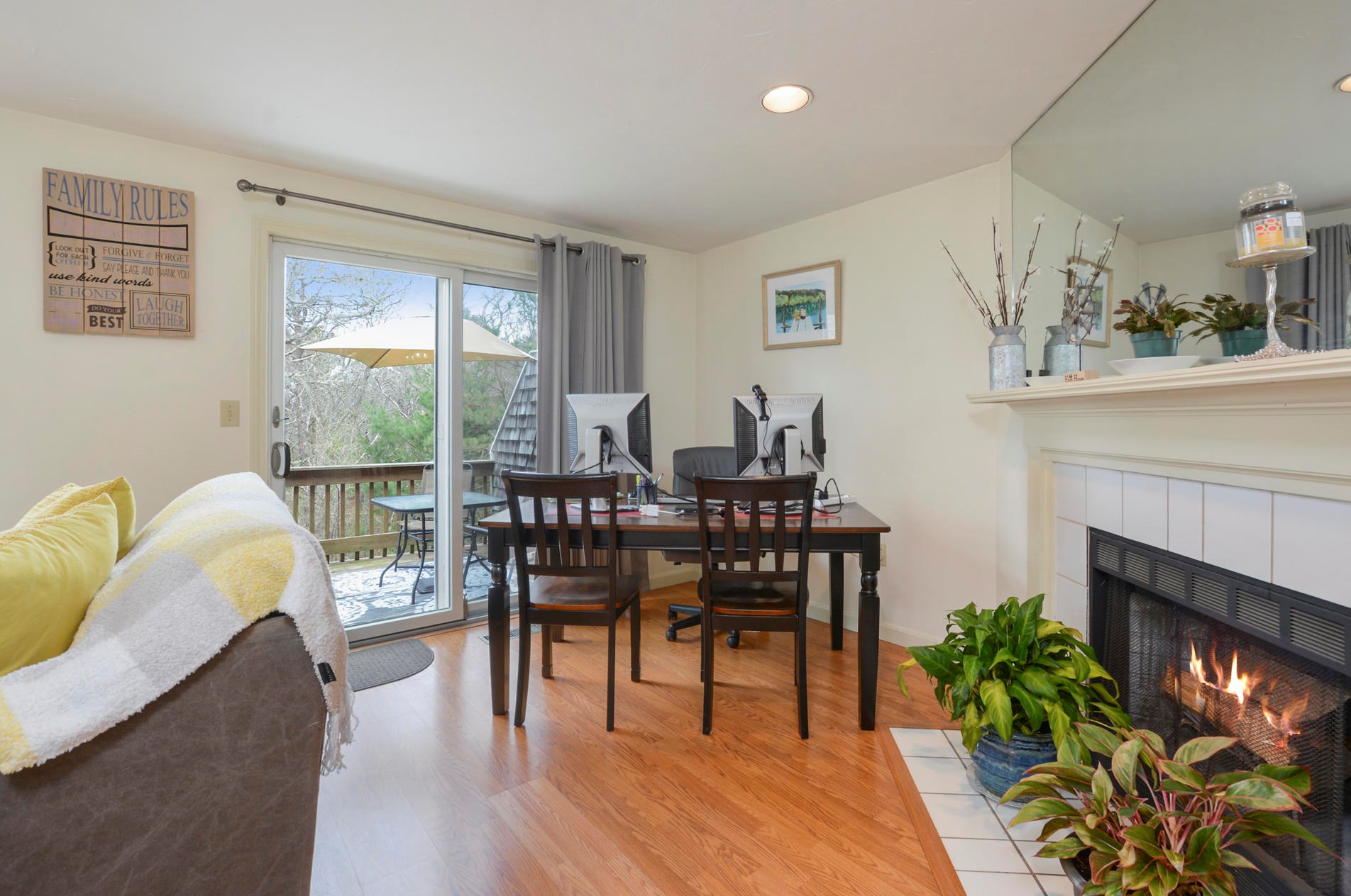 21 Hbr Hl Dr, Bourne MA 02532-3880 exterior