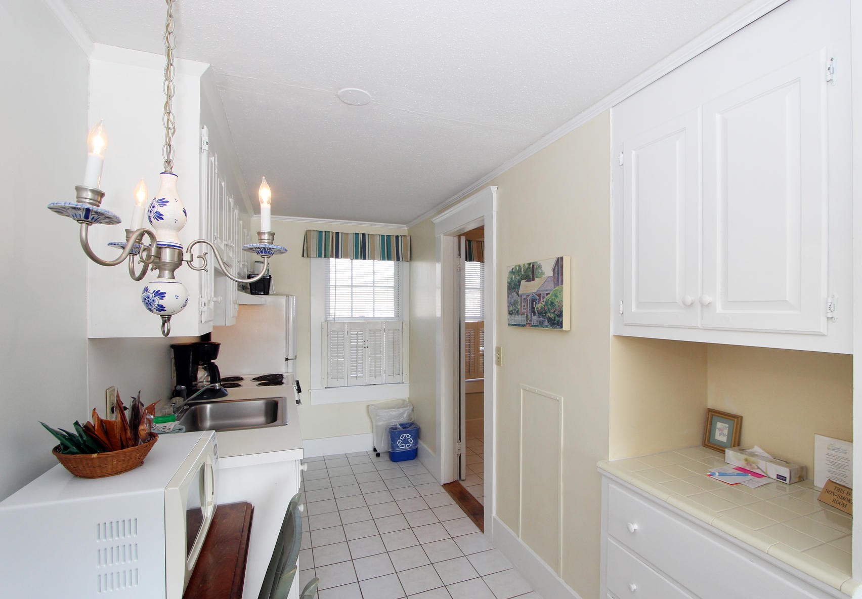 13 Orleans Rd, Orleans MA 02653-4012 exterior