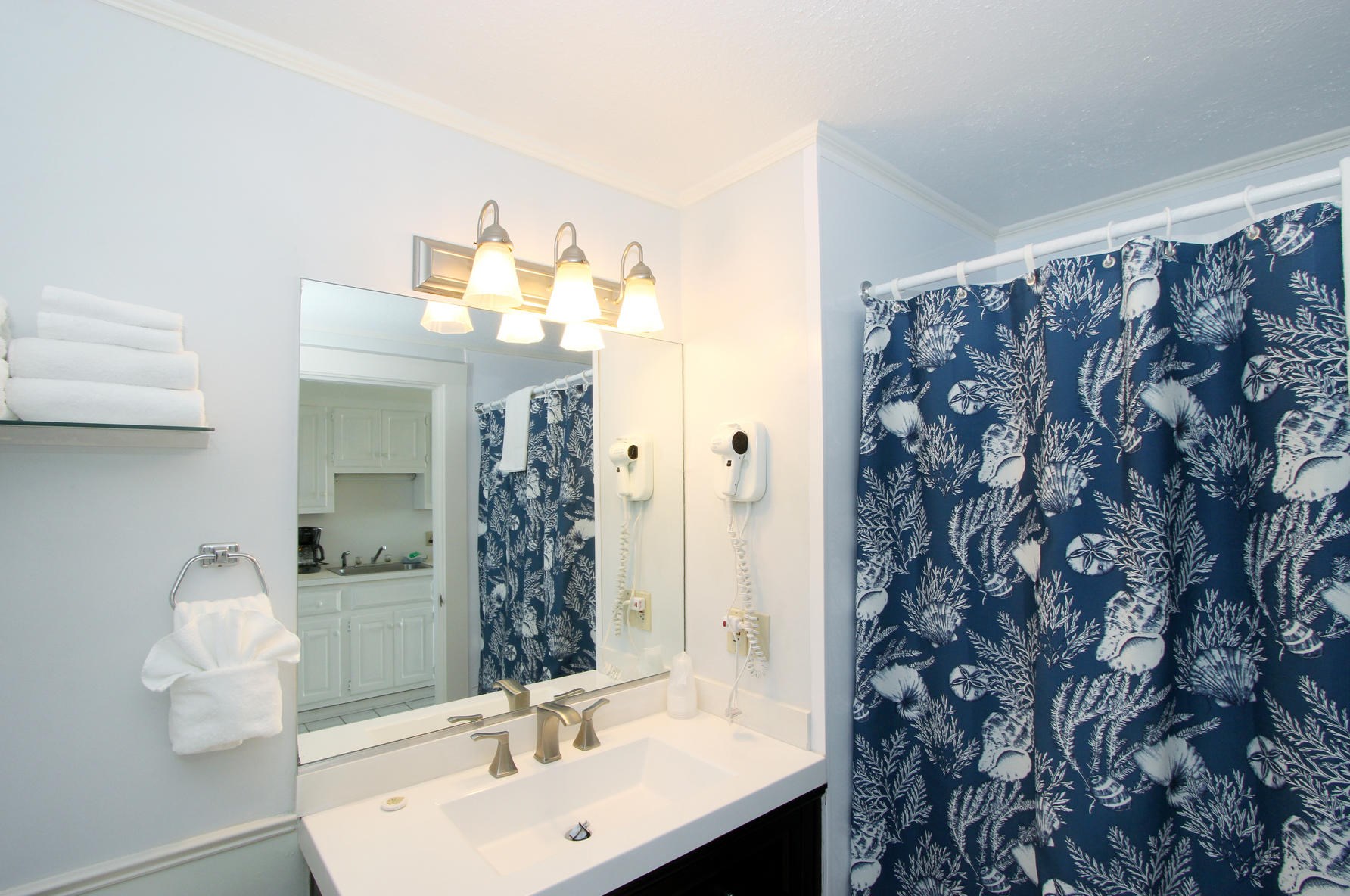 13 Orleans Rd, Orleans MA 02653-4012 exterior