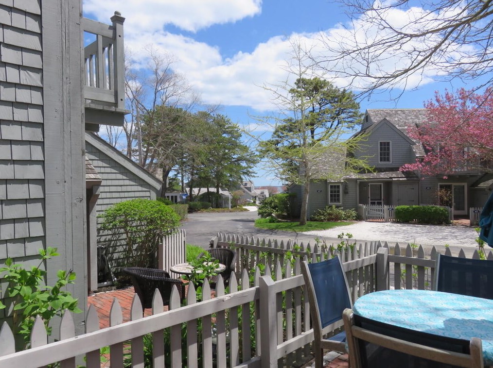 40 Brant Rock Rd, Mashpee, MA 02649