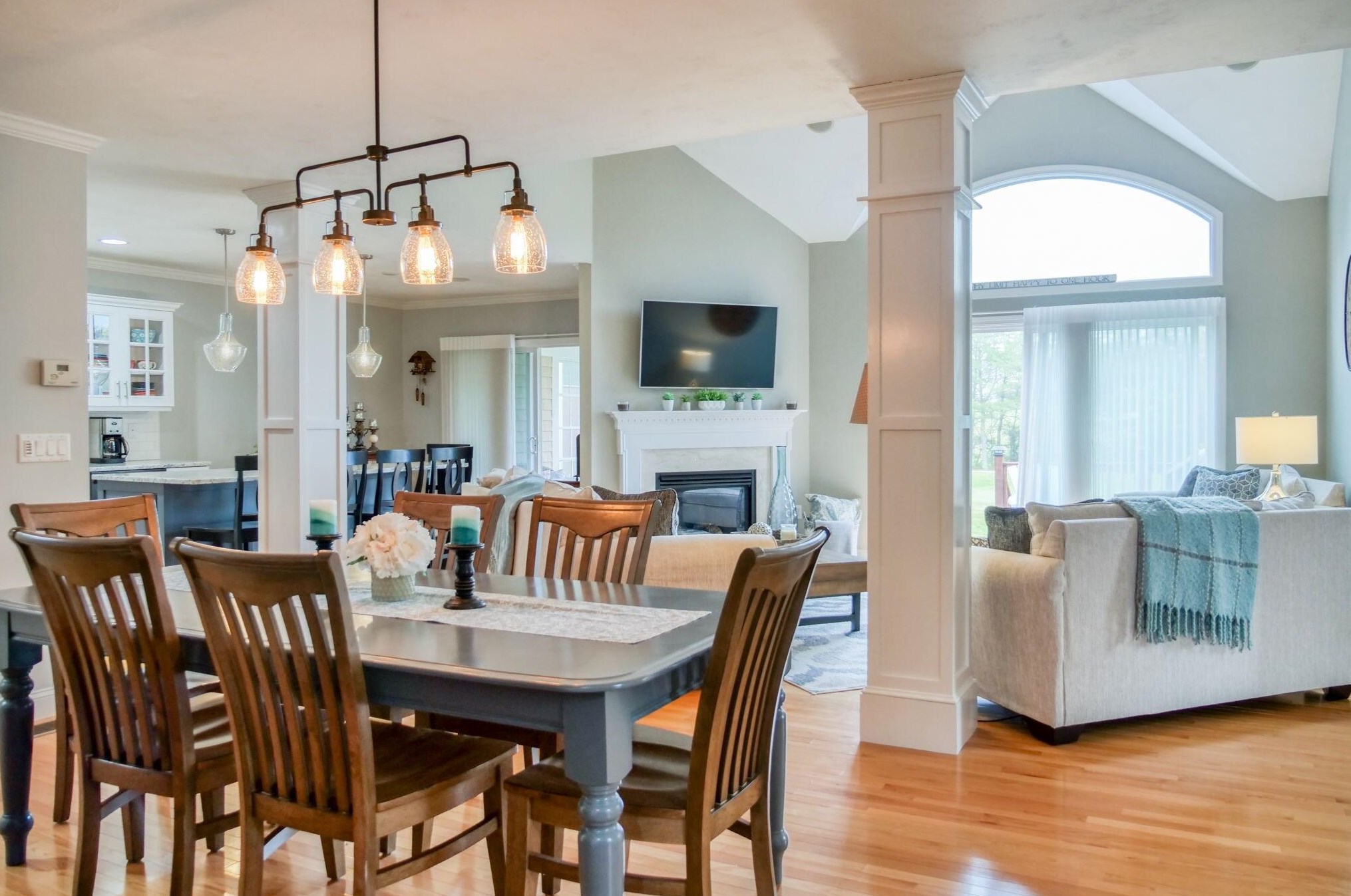 12 Blue Mdw Ct, Bourne MA 02532-8343 exterior