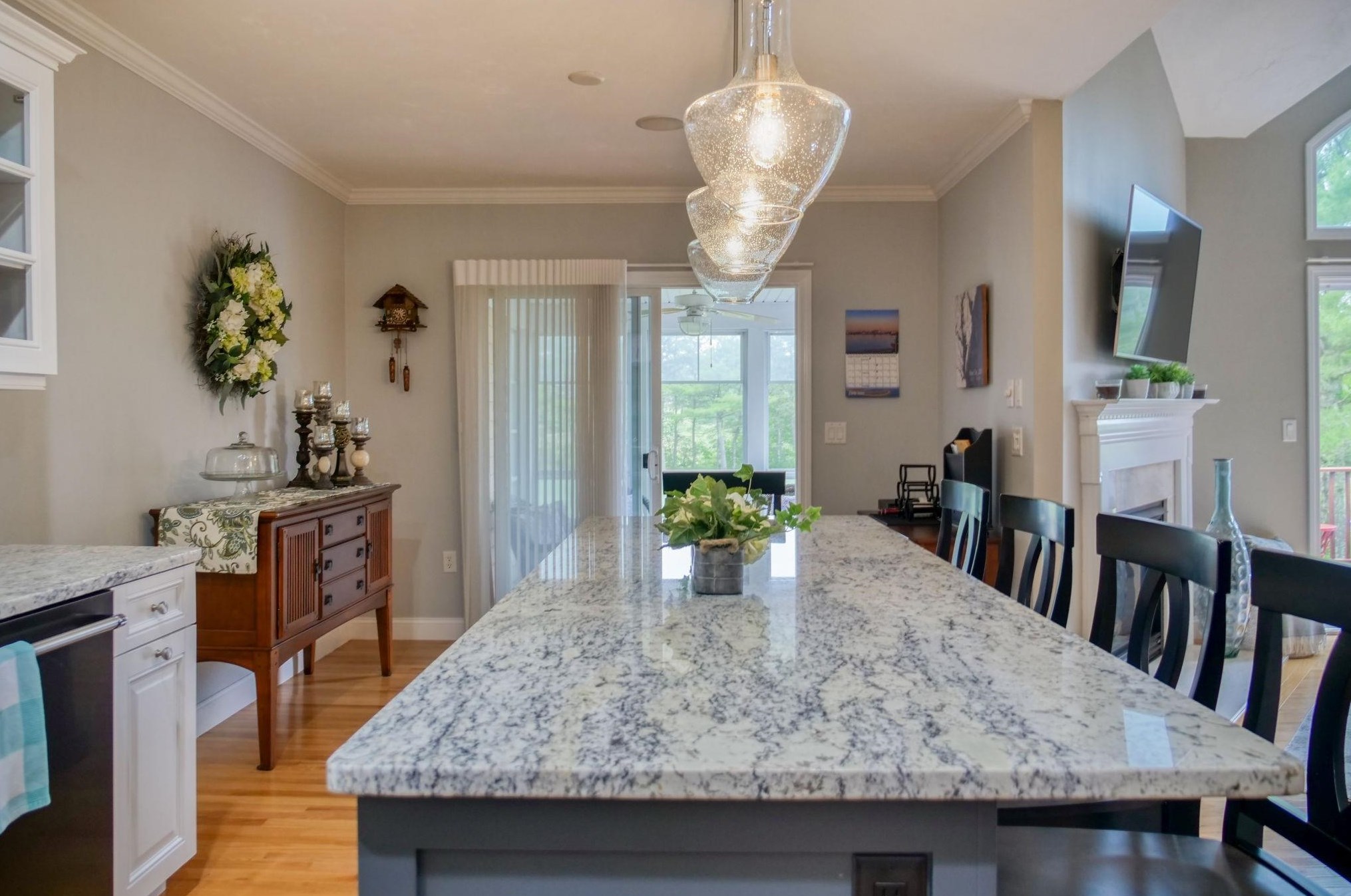 12 Blue Mdw Ct, Bourne MA 02532-8343 exterior