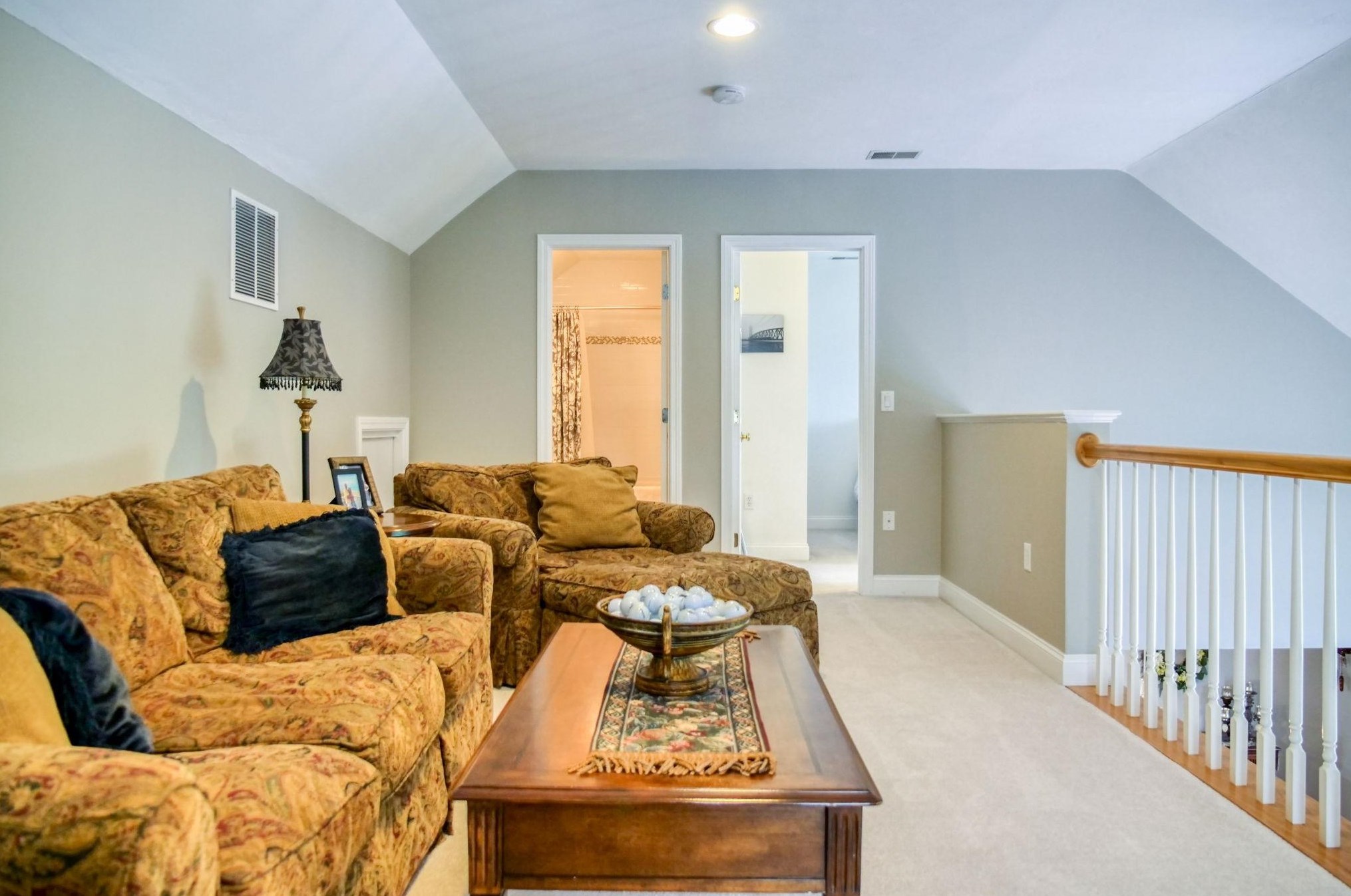 12 Blue Mdw Ct, Bourne MA 02532-8343 exterior