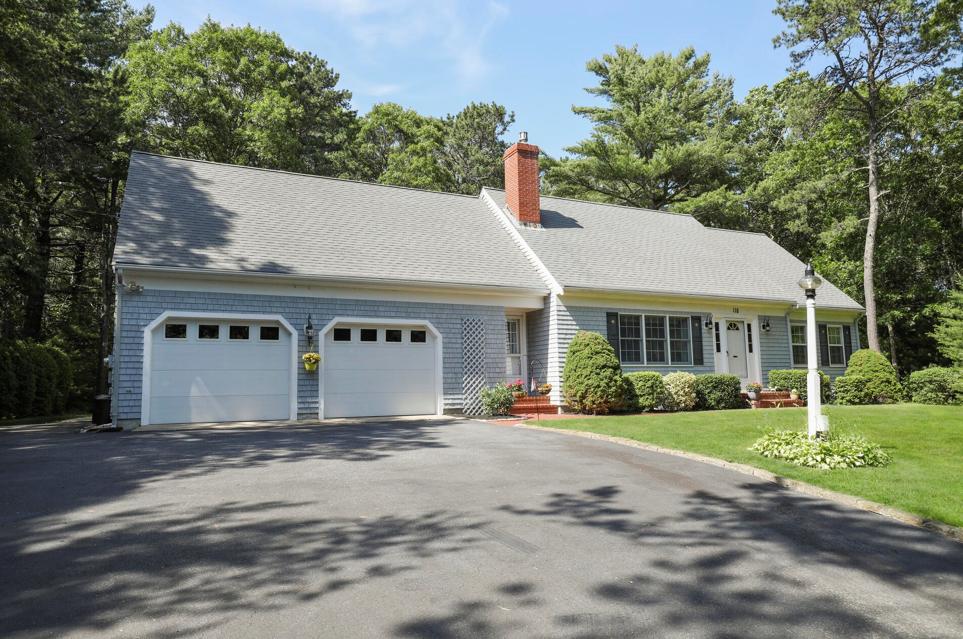 118 Sampsons Mill Rd, Mashpee, MA 02649