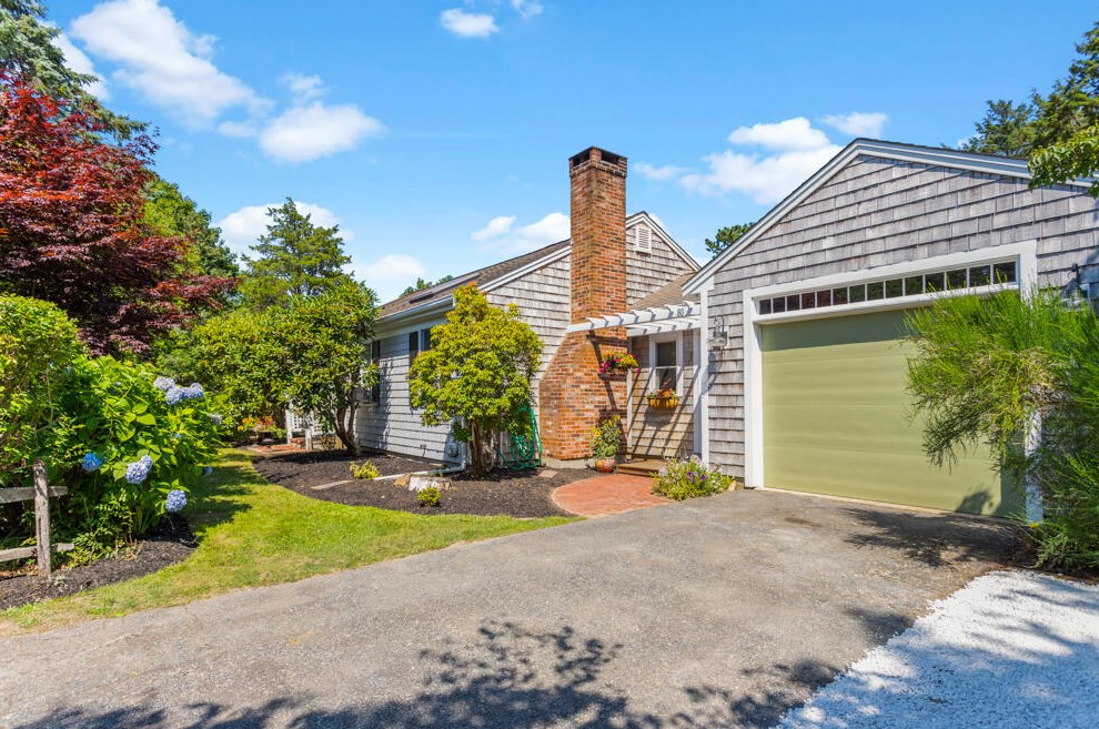 80 Dairy St, Chatham, MA 02633
