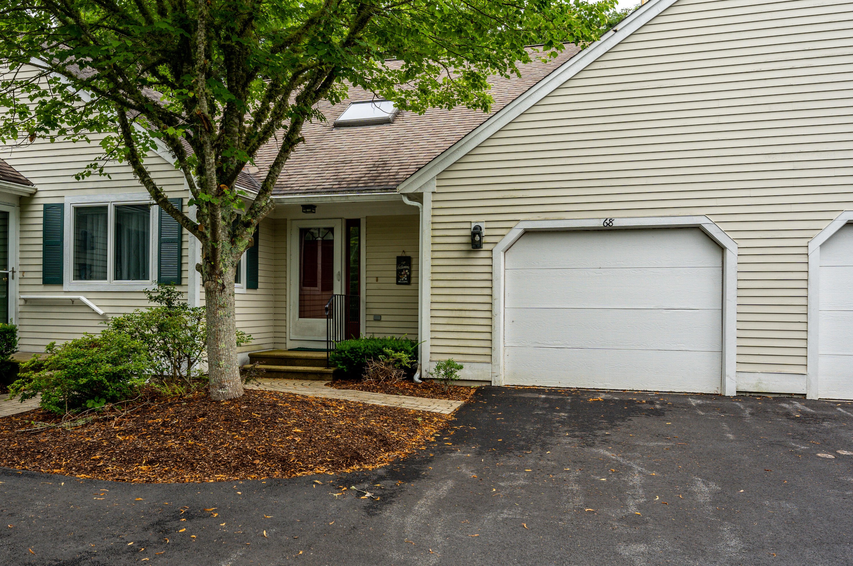 68 Pine Hill Blvd, Mashpee, MA 02649