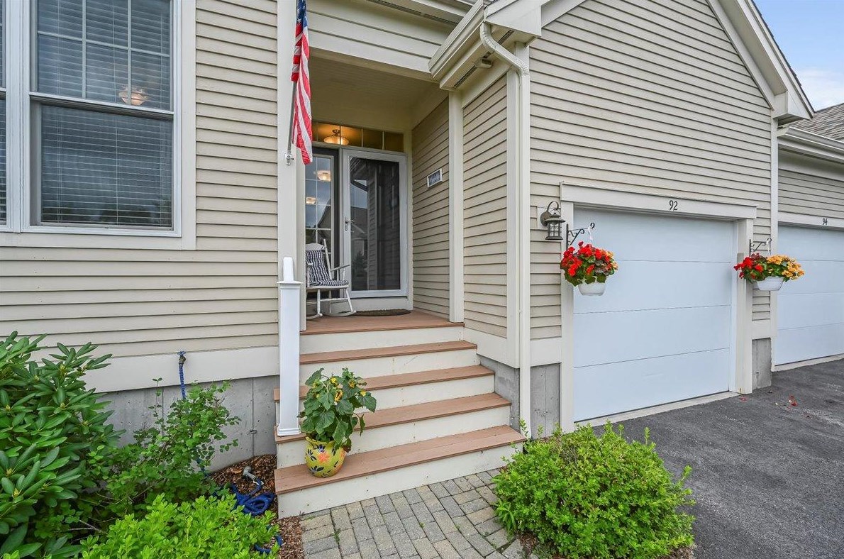 92 Grey Hawk Dr, Mashpee, MA 02649