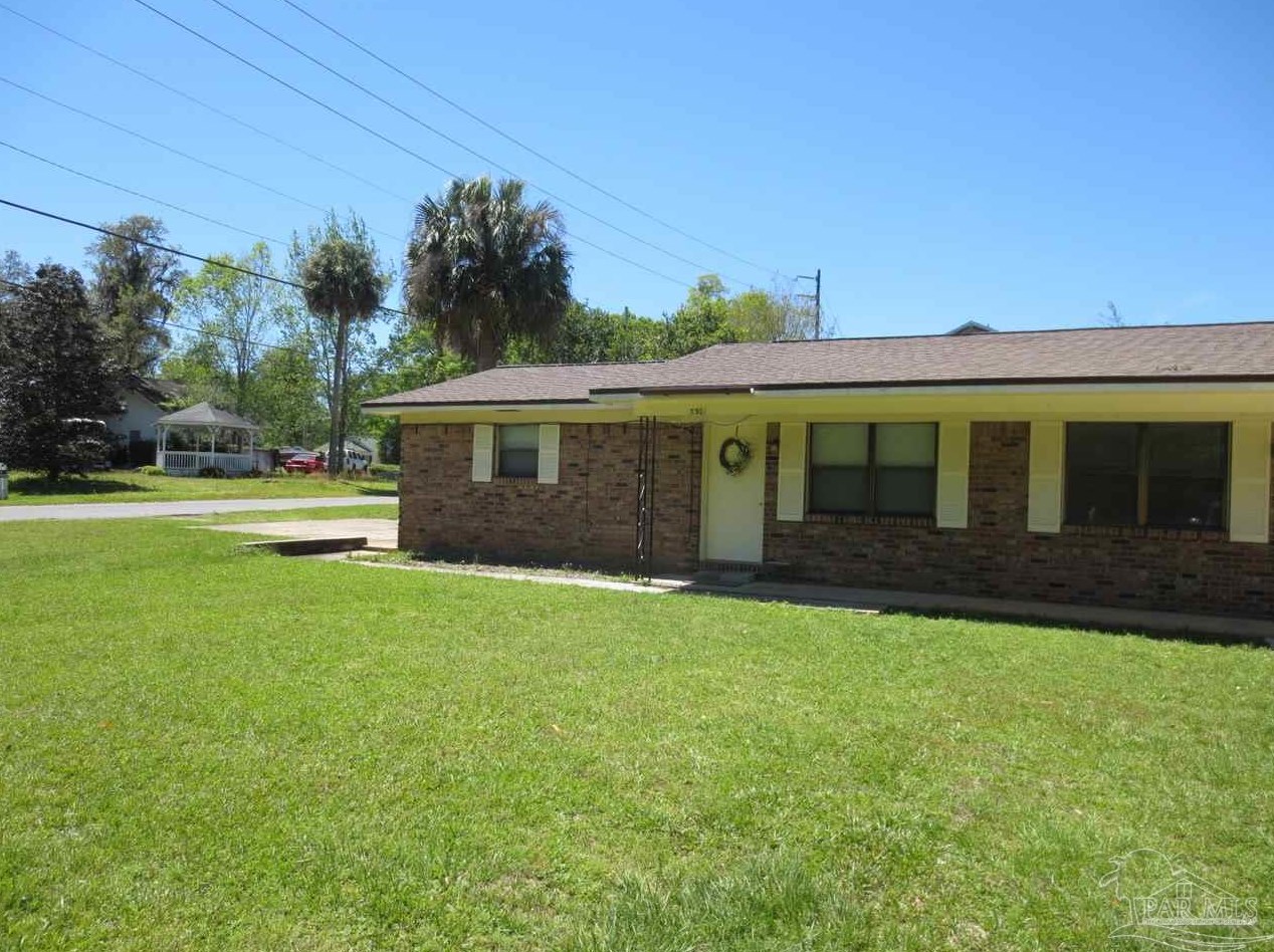 5301 Broad St, Milton, FL 32570