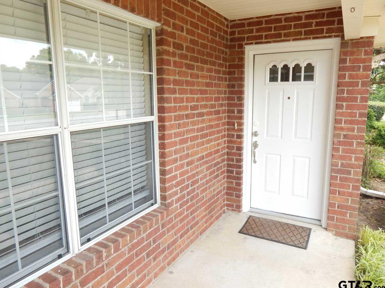 3303 Lexington Dr, Tyler, TX 75701