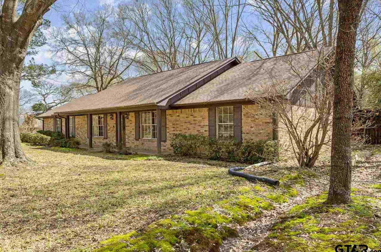 1421 Jeff Davis Dr, Tyler, TX 75703-5545