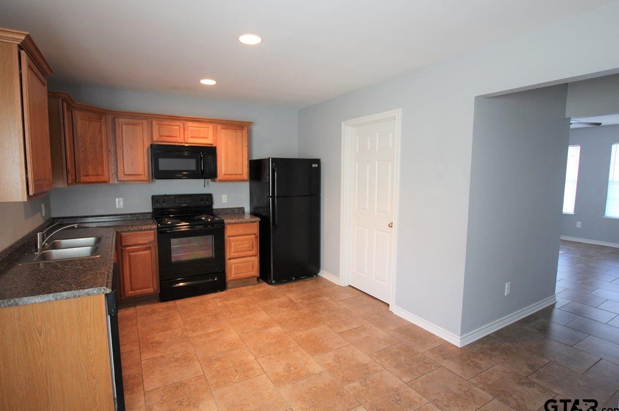 522 W Charnwood St, Tyler, TX 75701