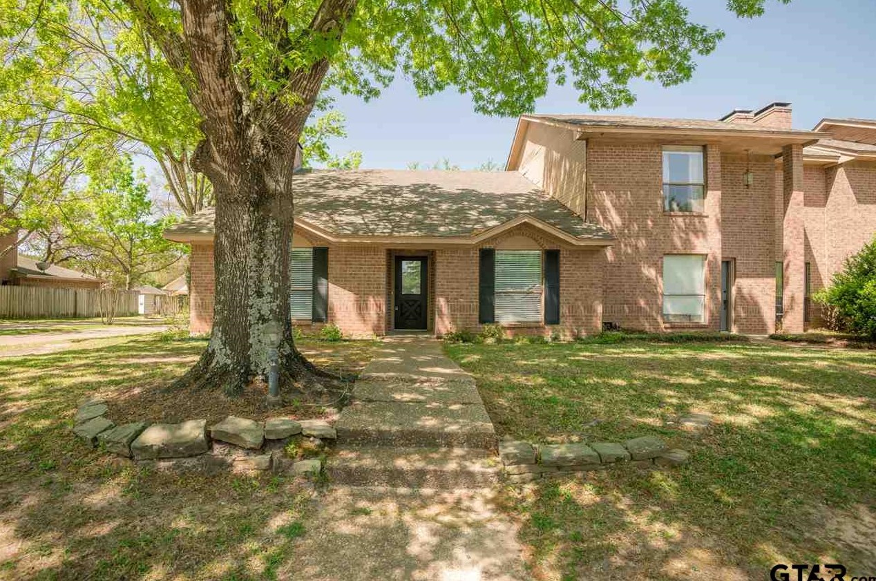 5831 Hollytree Dr, Tyler, TX 75703