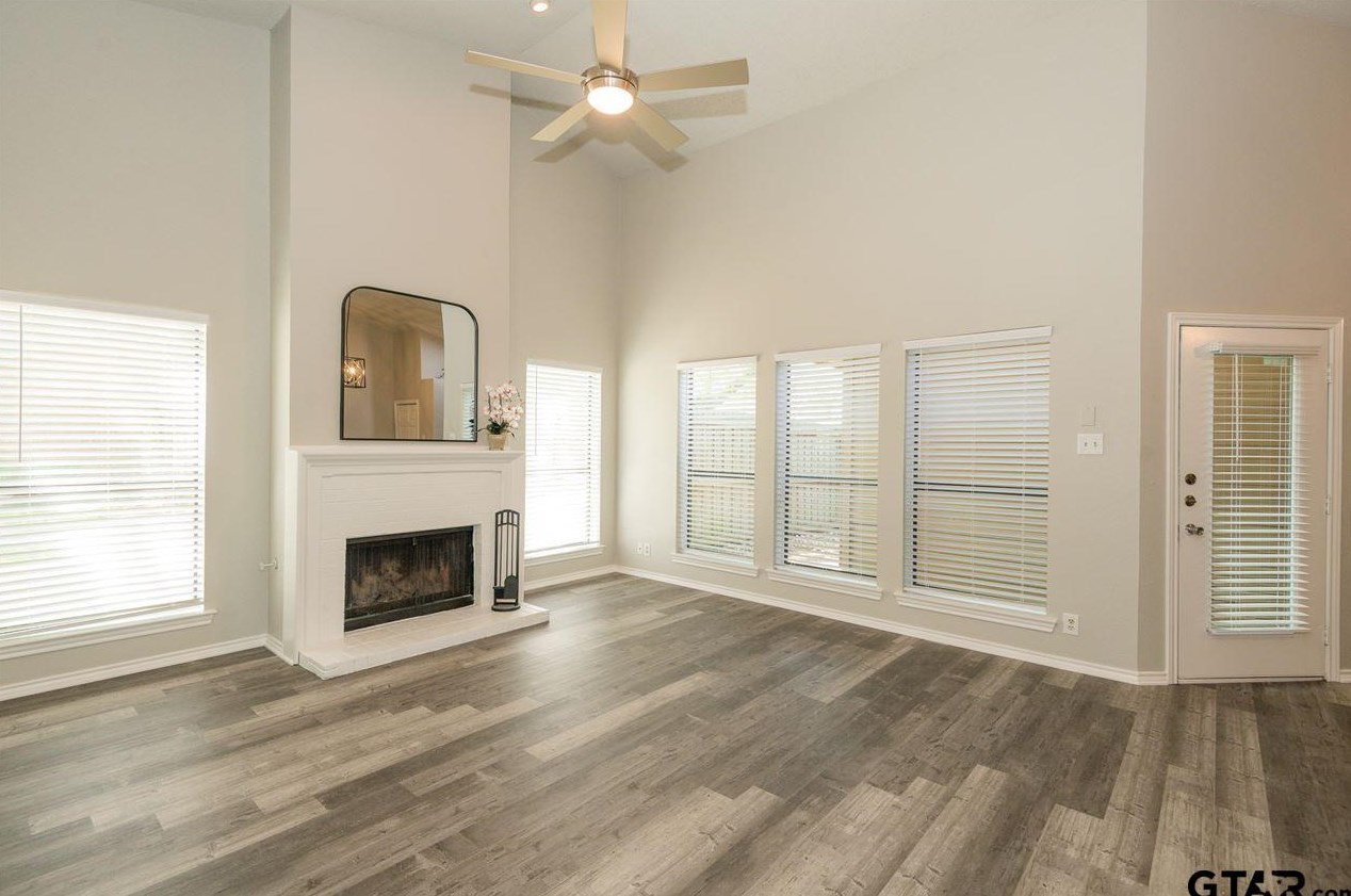 5831 Hollytree Dr, Tyler TX  75703-5604 exterior