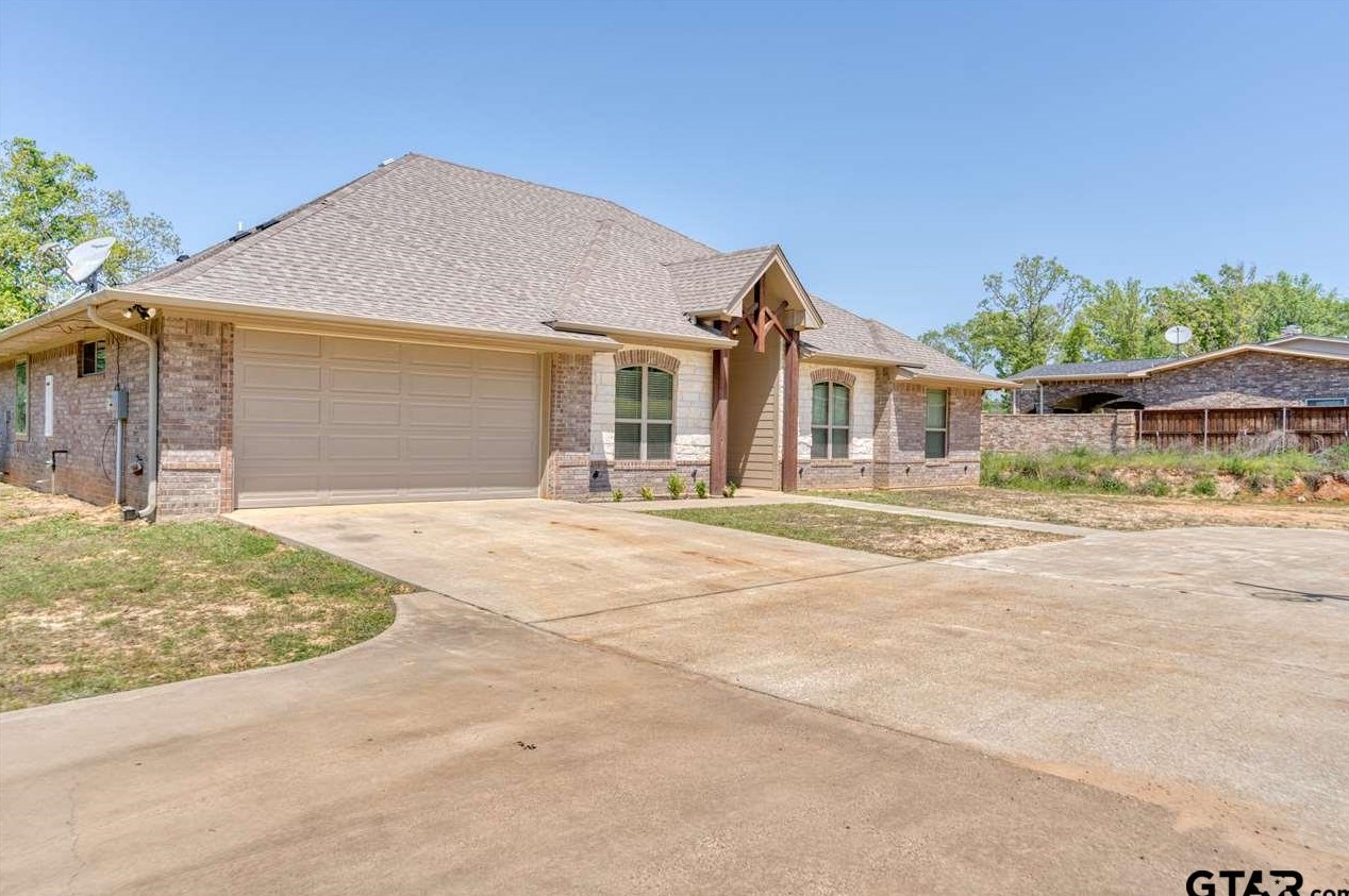 13984 Eastside Rd, Tyler, TX 75707-6713