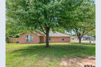 301 Ella Bullard Tx 75757 Mls 10133816 Coldwell Banker