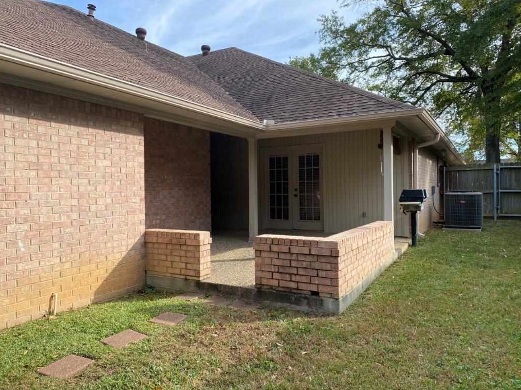 6118 Plantation Dr, Tyler TX  75703-5618 exterior