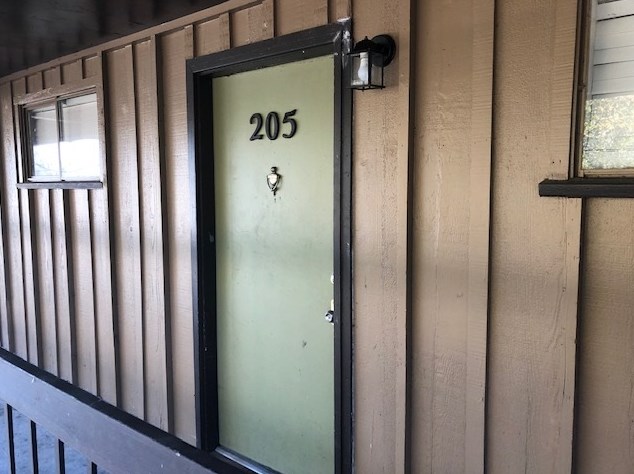 207 W College St #207, Athens, TX 75751