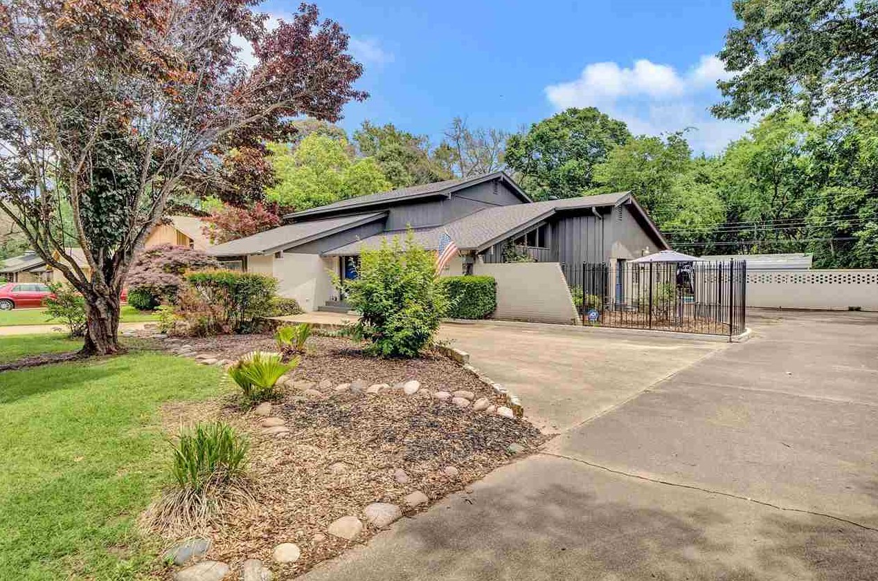 924 Bradley Dr, Athens, TX 75751