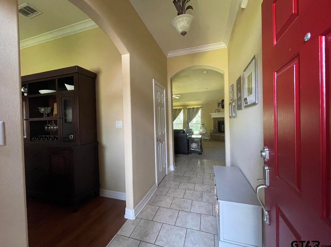 209 Maggie Cir, Flint, TX 75762