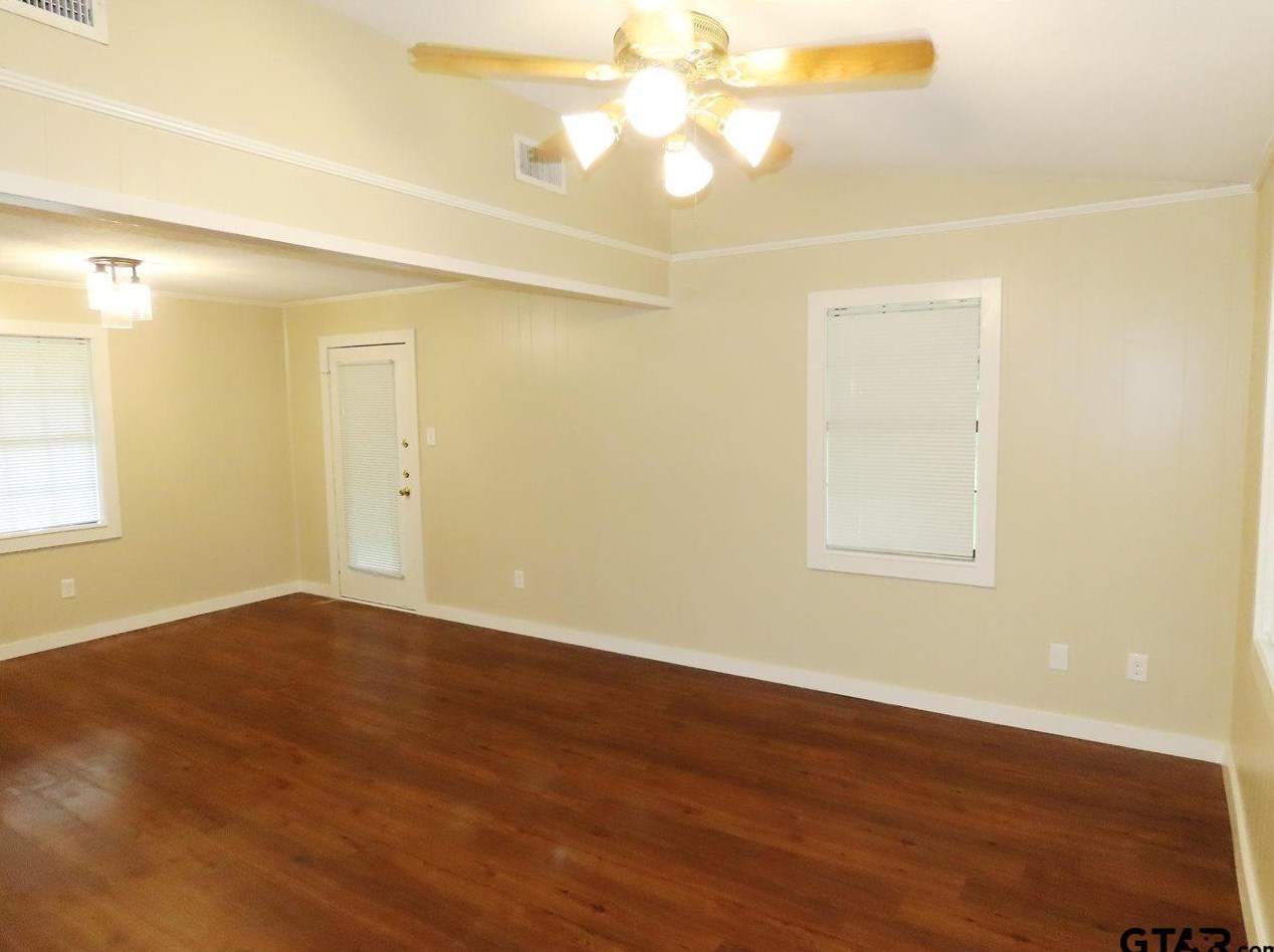 10544 Twin Oaks Dr, Tyler, TX 75707