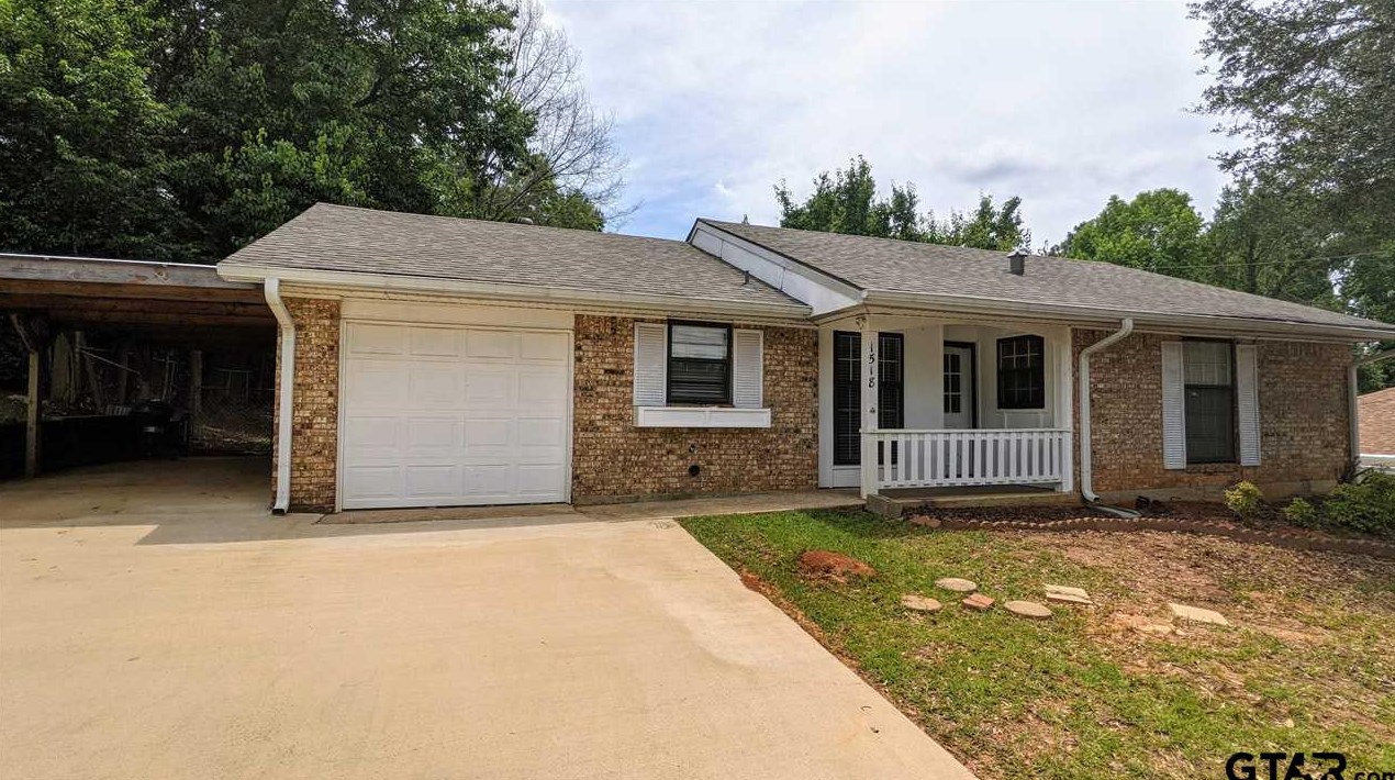 1518 Austin Dr, Tyler, TX 75701