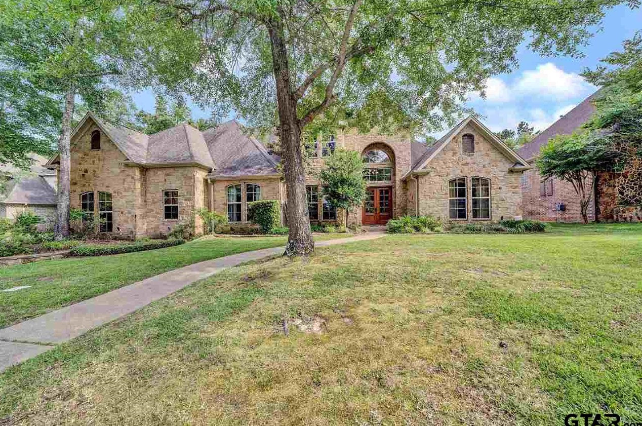 2110 Dueling Oaks Dr, Tyler, TX 75703