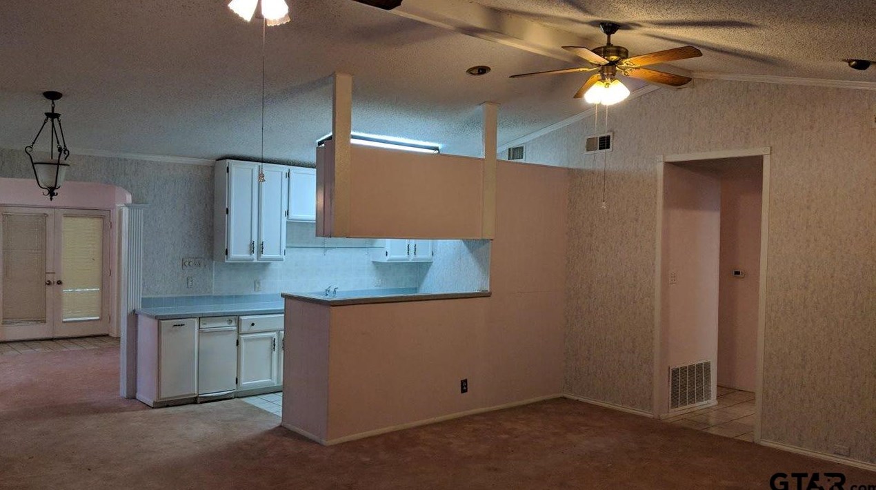 1630 Brookhollow Dr, Hide A Way, TX 75771-5332
