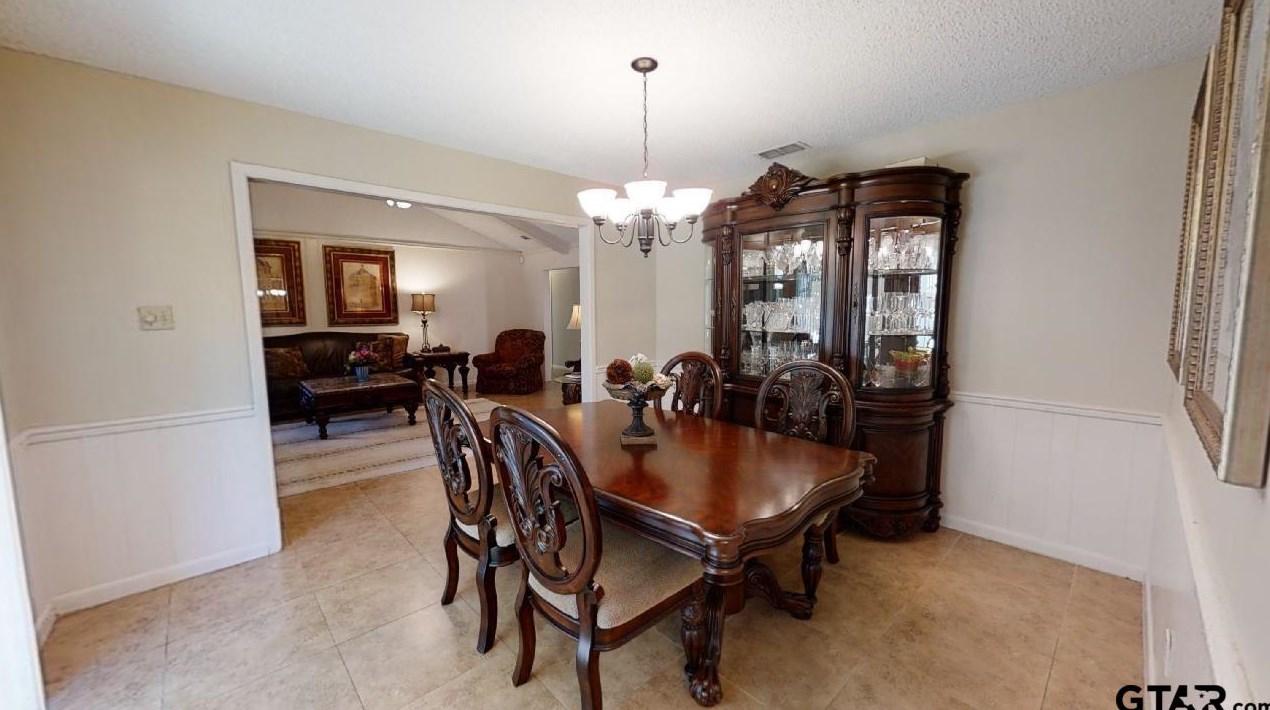 600 David Dr, Tyler TX  75703-4815 exterior