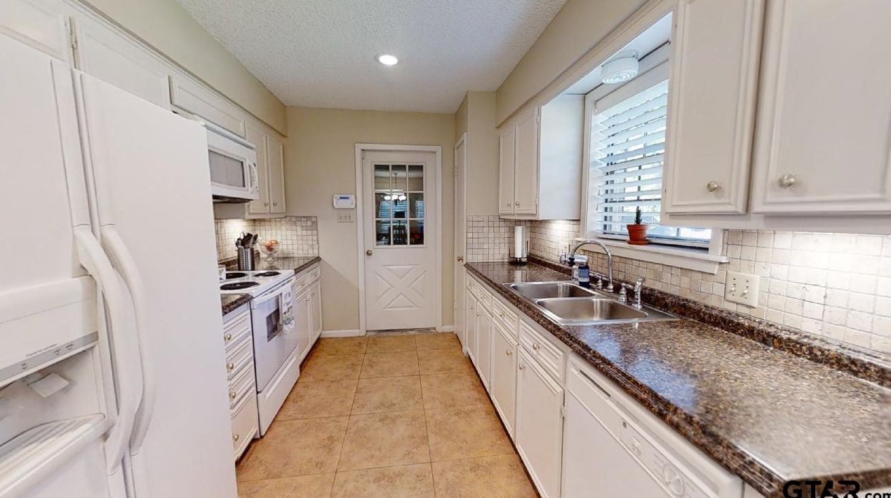 600 David Dr, Tyler TX  75703-4815 exterior