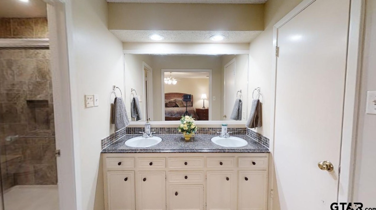 600 David Dr, Tyler TX  75703-4815 exterior