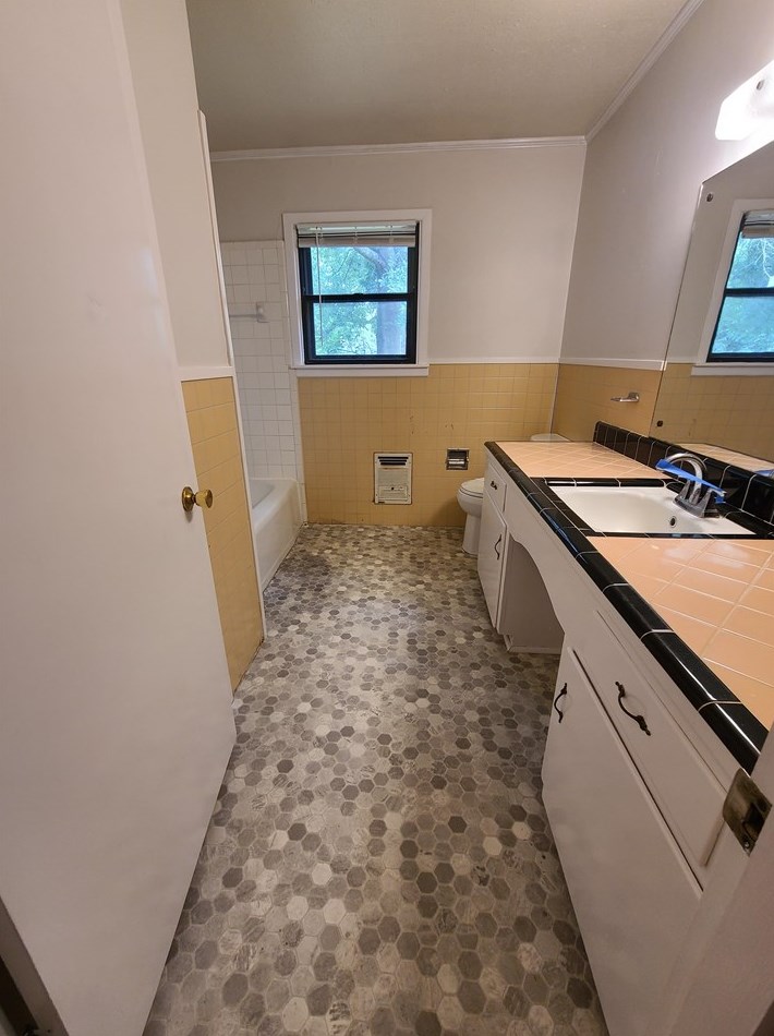 2330 Airline Dr, Tyler TX  75701-3502 exterior