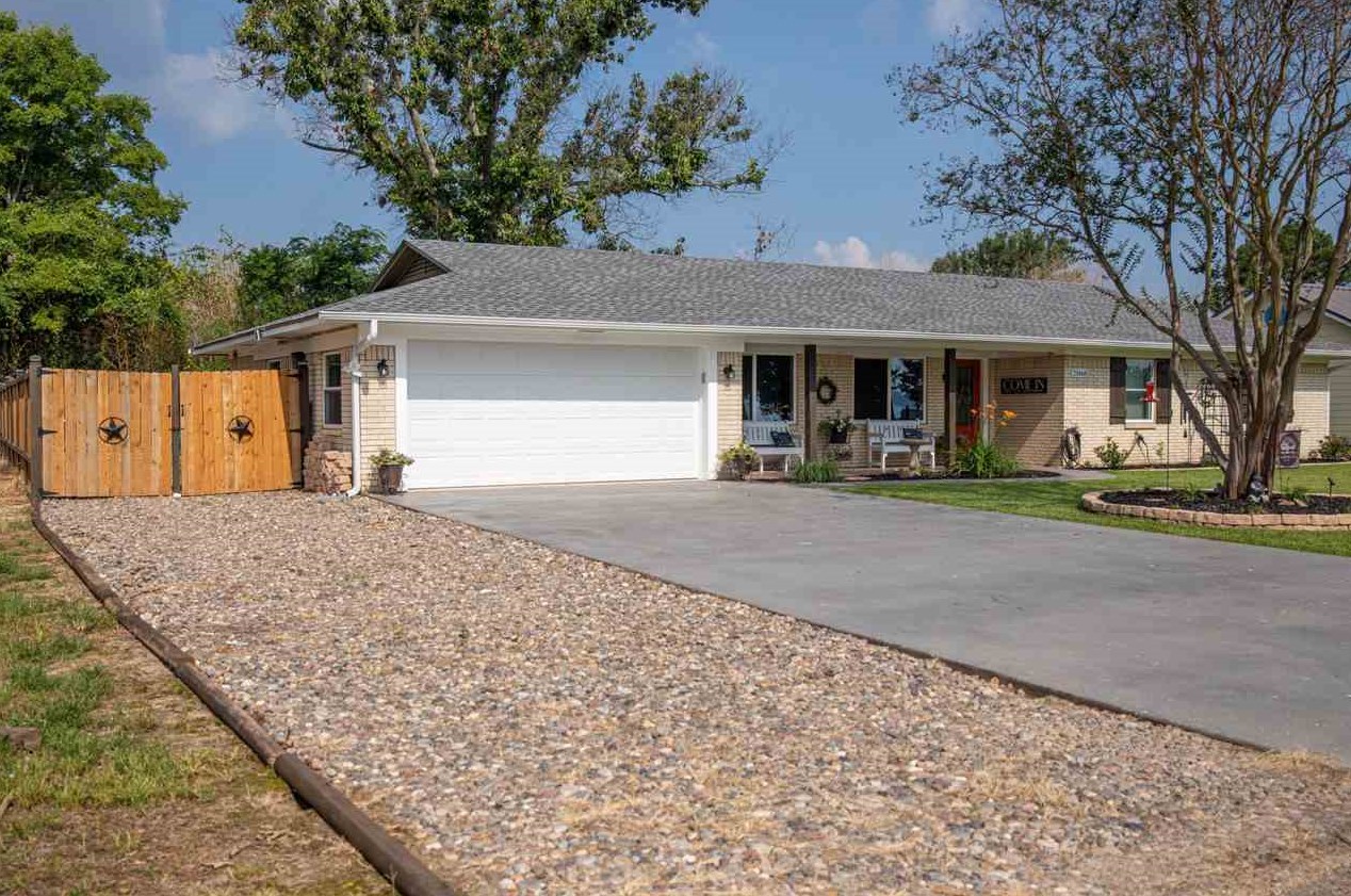 21468 Circle Dr, Chandler, TX 75758