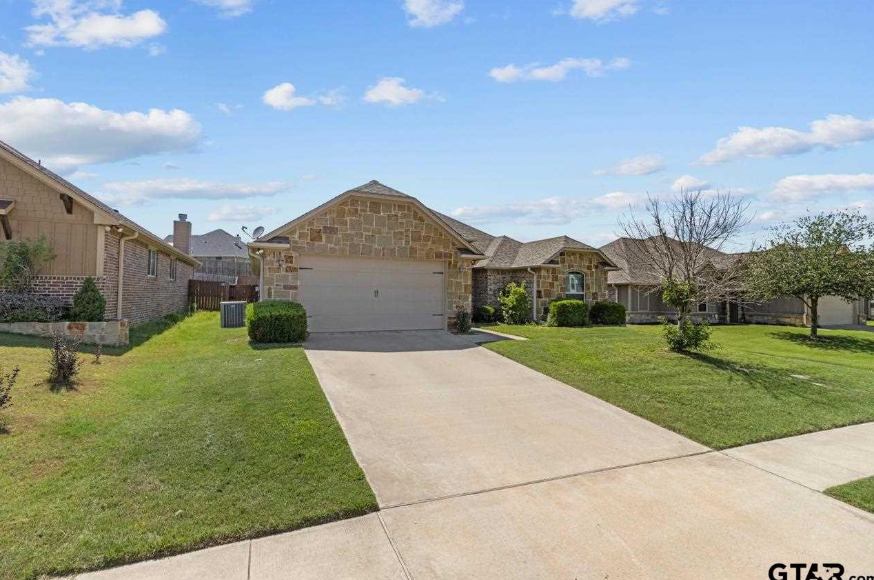 7321 Flat Rock Ln, Tyler, TX 75703-7389