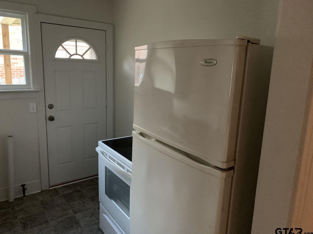 1902 Donnybrook Ave, Tyler TX  75701-4235 exterior