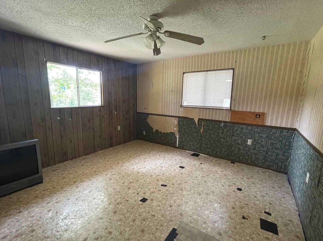 4528 S Fm 2869, Holly Lake Ranch, TX 75765