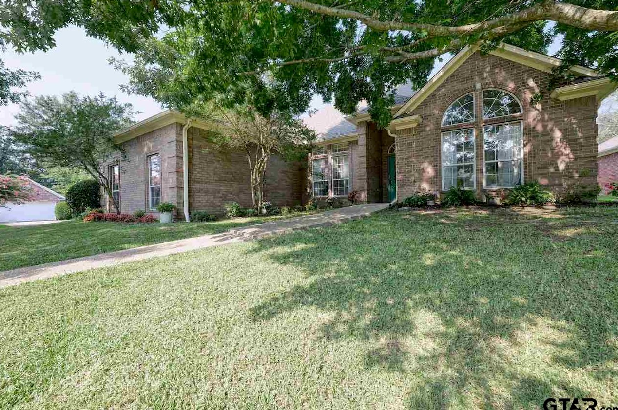 5731 Thomas Nelson Dr, Tyler, TX 75707-6140