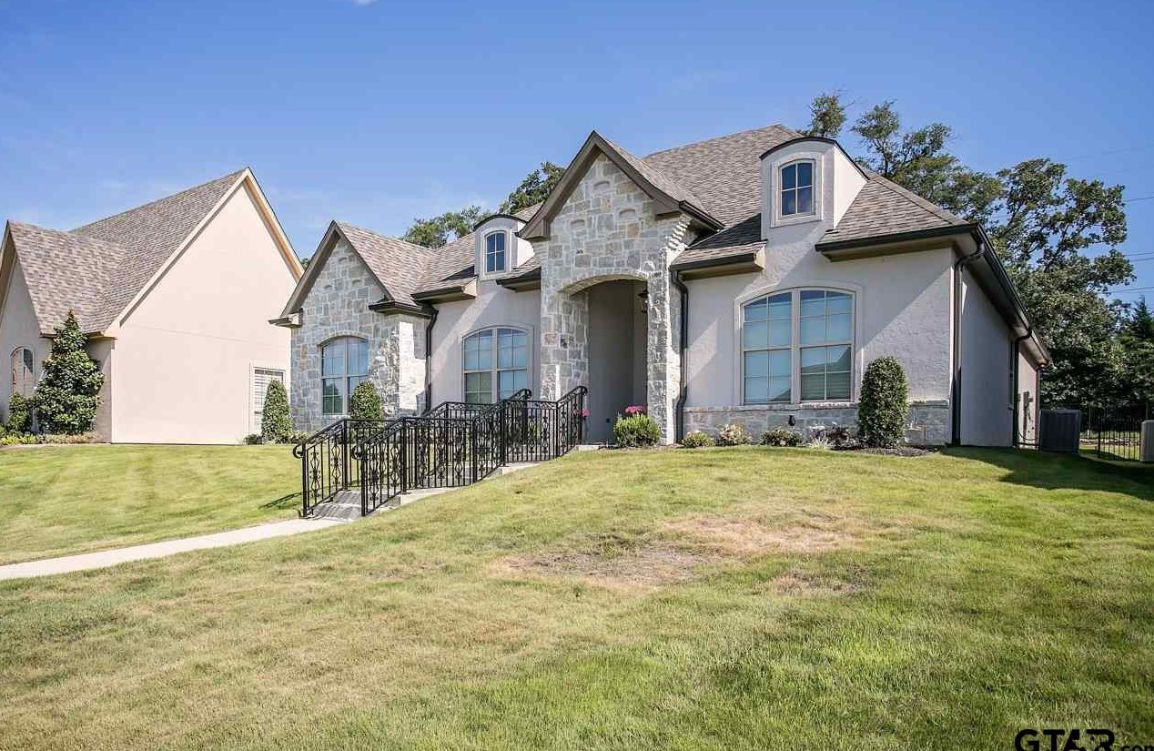 724 Esperanza Pl, Tyler, TX 75703