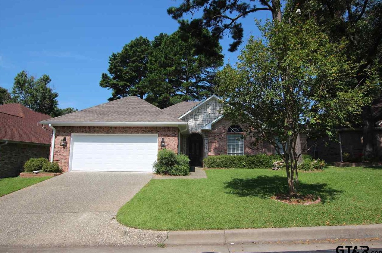5711 Thomas Nelson Dr, Tyler TX  75707-6140 exterior