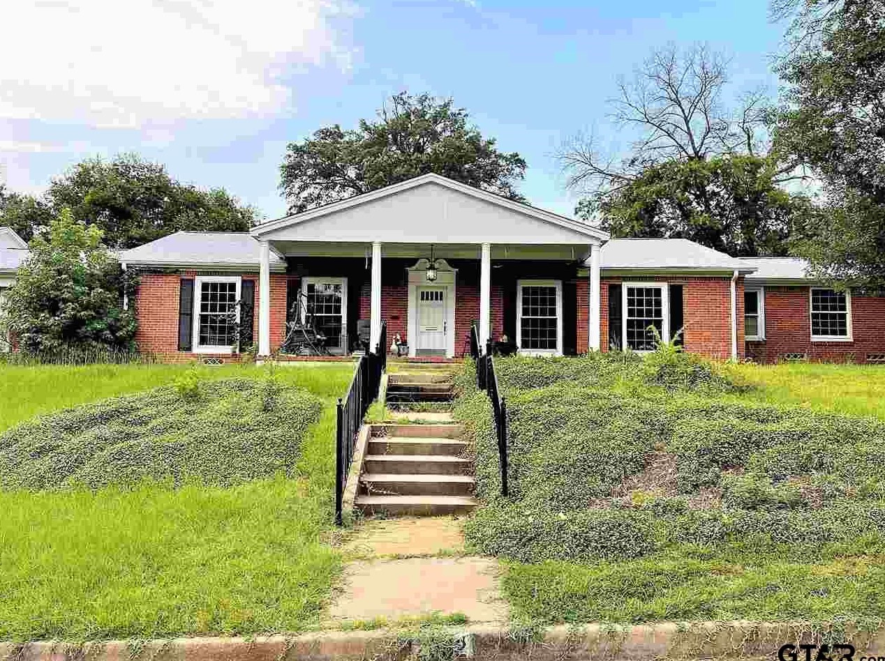 2002 Willowbrook, Tyler, TX 75701