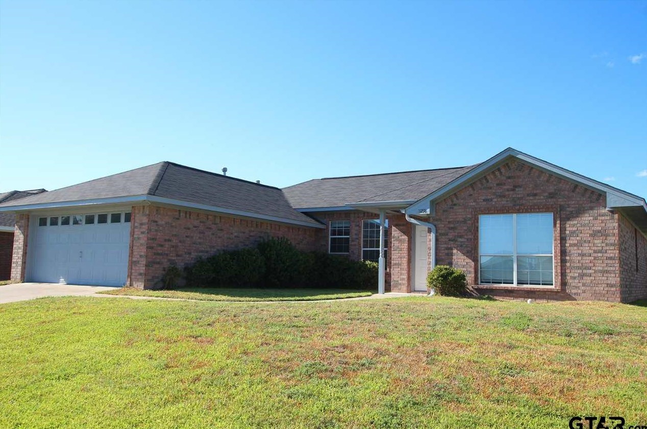 11298 Twin Spires Dr, Flint, TX 75762
