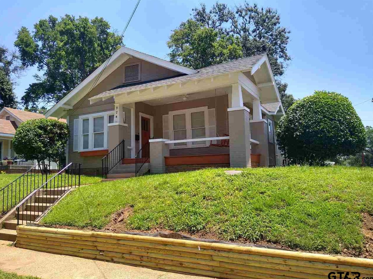 924 S Robertson Ave, Tyler, TX 75701