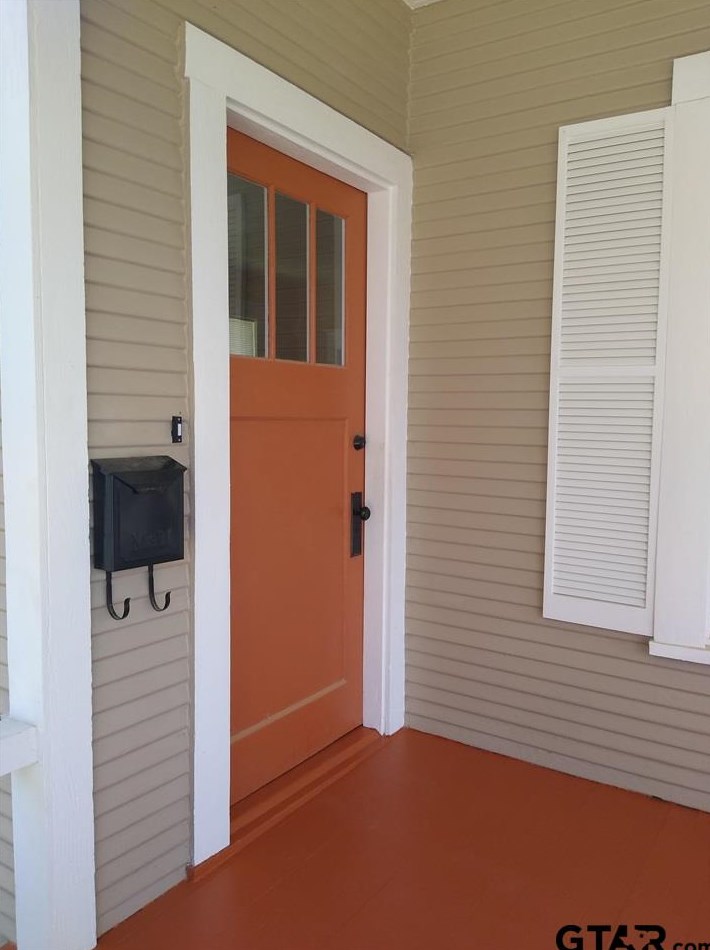 924 Robertson Ave, Tyler TX  75701-1566 exterior