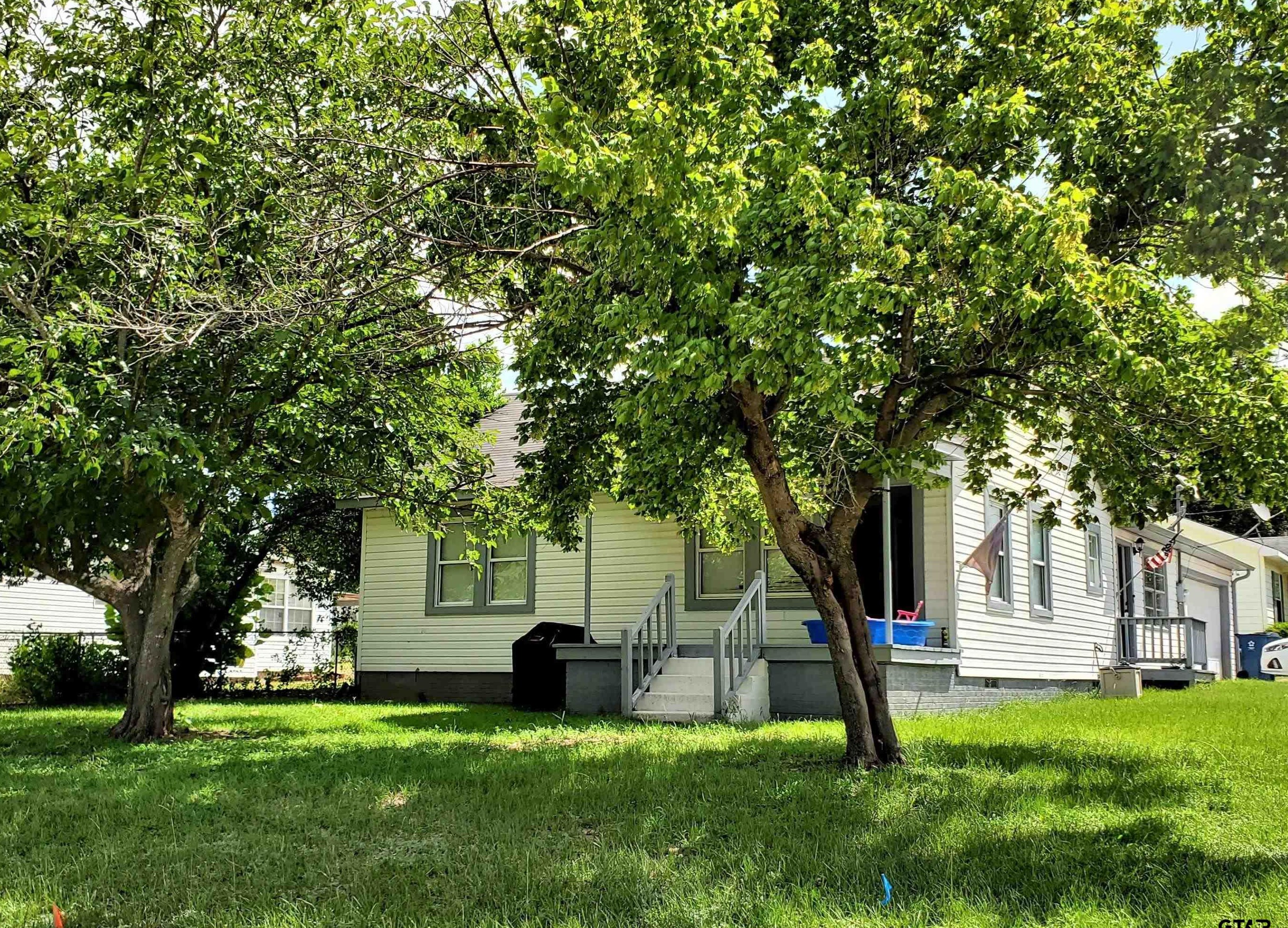 190 Green St, Holly Lake Ranch, TX 75765