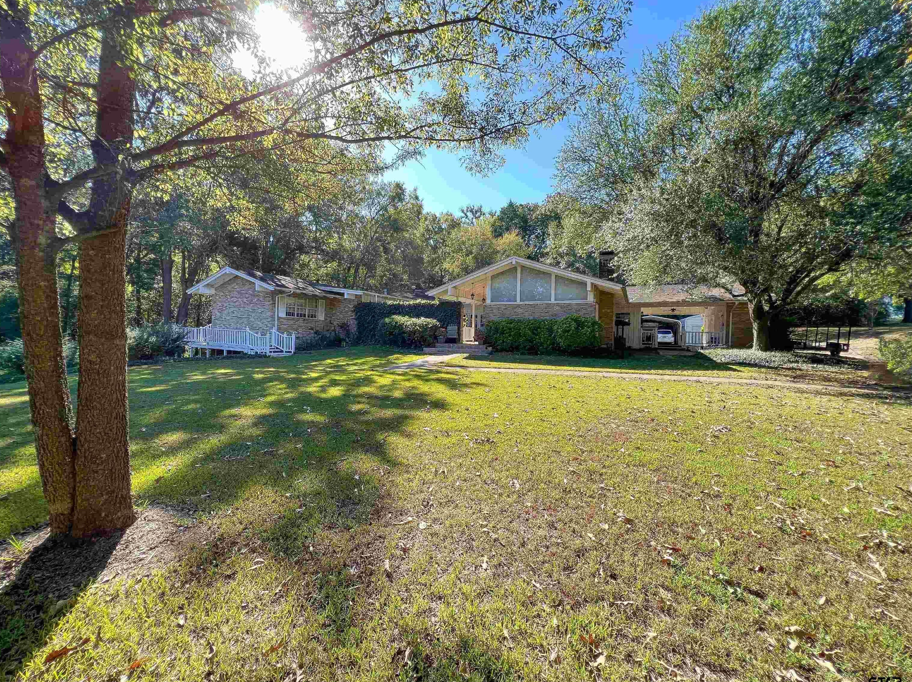 609 Daingerfield St, Faker, TX 75686