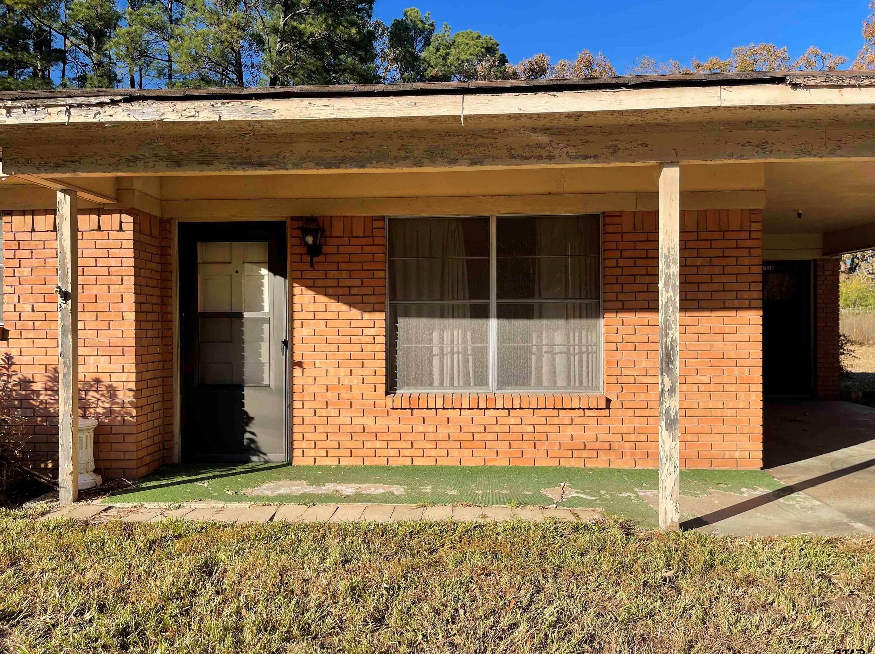 1505 Birdsong St, Longview, TX 75602-3136